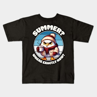 Grumpy seagull with hat and scarf – Summer? Where exactly now? Kids T-Shirt